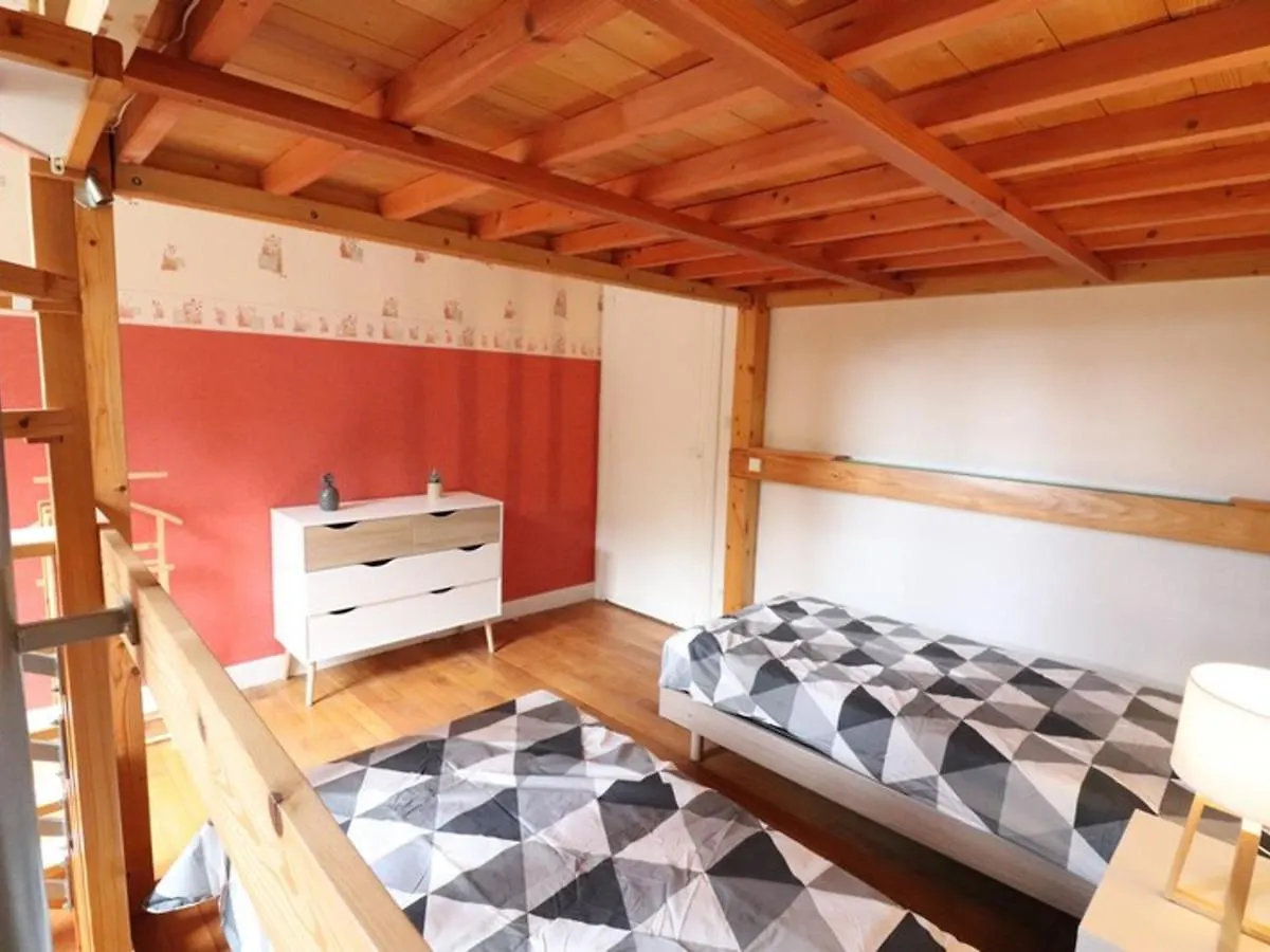 Holiday home Gite En Bord De Lac Avec Terrasse, Jardin Clos, Activites Nautiques Et Proche Sites Touristiques - Fr-1-742-150 Villa Saint-Etienne-Cantales
