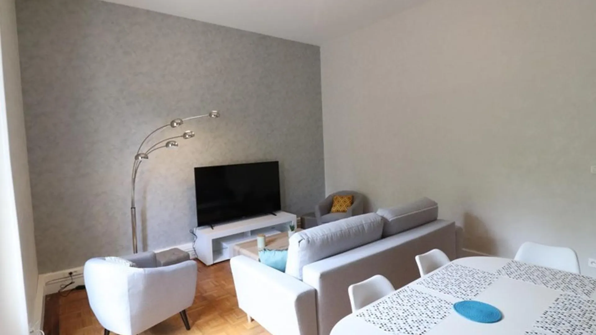 Gite En Bord De Lac Avec Terrasse, Jardin Clos, Activites Nautiques Et Proche Sites Touristiques - Fr-1-742-150 Villa Saint-Etienne-Cantales 0*,